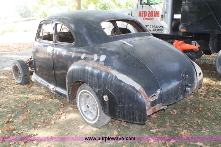 image for item B6852 1941 Chevrolet Coupe frame and body