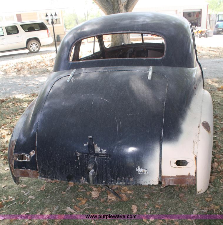 image for item B6852 1941 Chevrolet Coupe frame and body