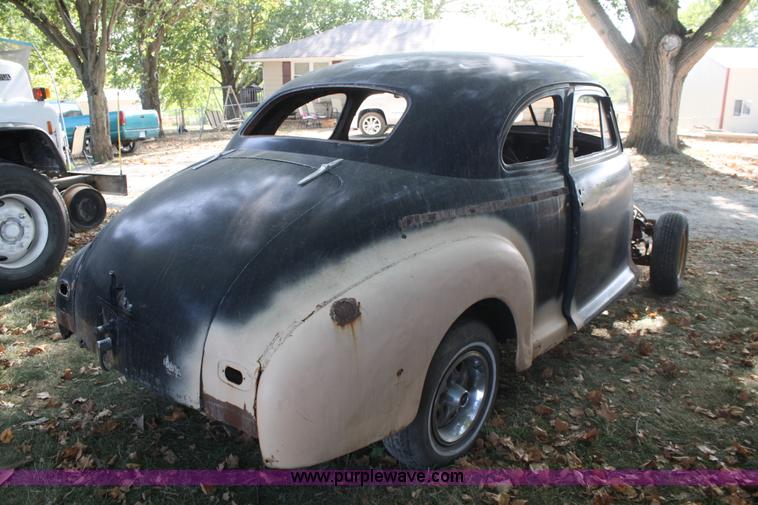 image for item B6852 1941 Chevrolet Coupe frame and body