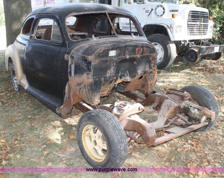 image for item B6852 1941 Chevrolet Coupe frame and body