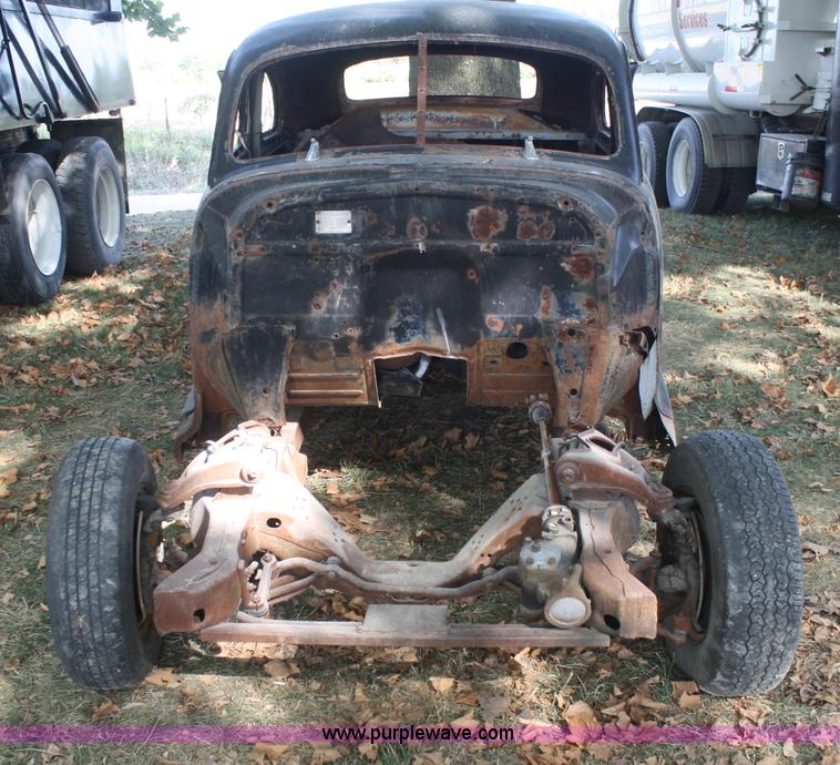 image for item B6852 1941 Chevrolet Coupe frame and body