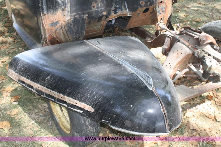 image for item B6852 1941 Chevrolet Coupe frame and body