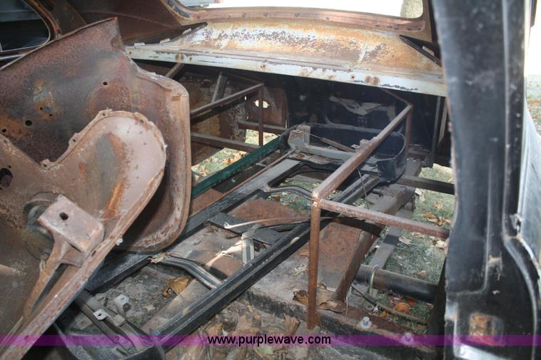image for item B6852 1941 Chevrolet Coupe frame and body