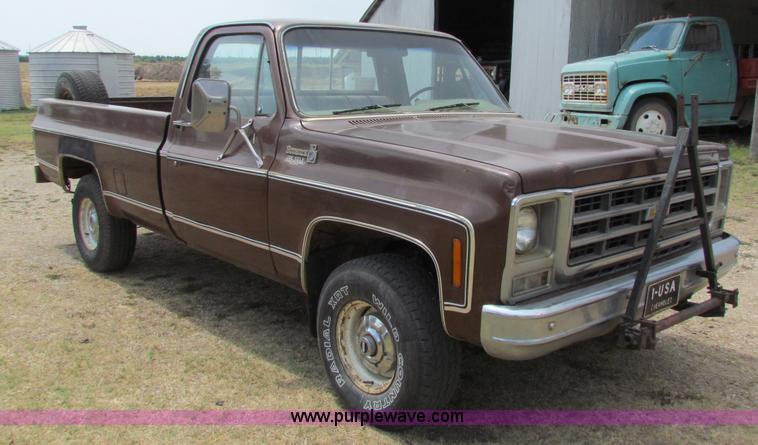 image for item B7393 1979 Chevrolet Bonanza 10 pickup truck