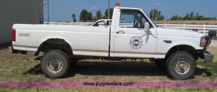 image for item C2403 1997 Ford F350 XL pickup truck