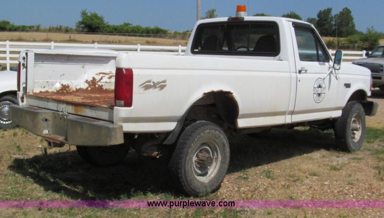 image for item C2403 1997 Ford F350 XL pickup truck