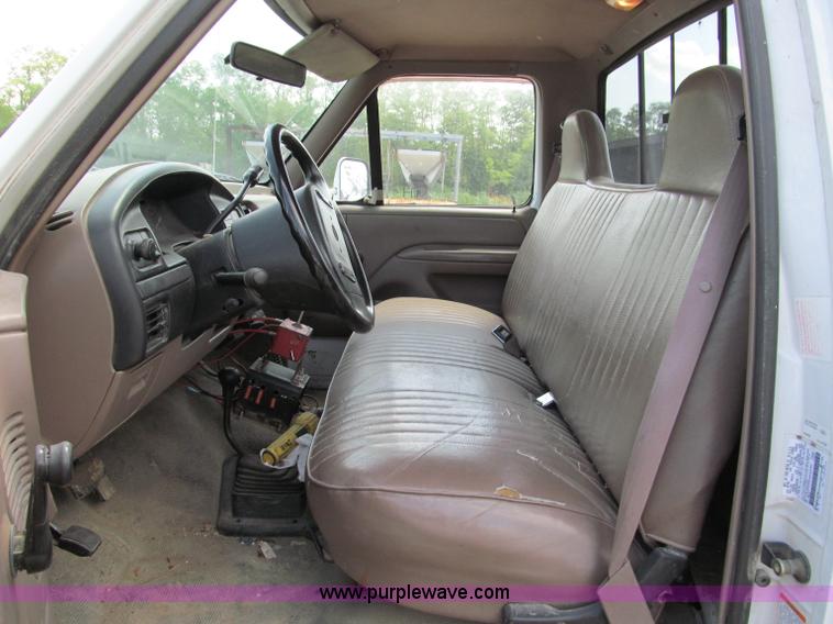 image for item C2403 1997 Ford F350 XL pickup truck