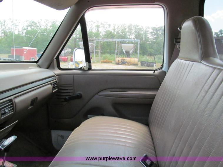 image for item C2403 1997 Ford F350 XL pickup truck