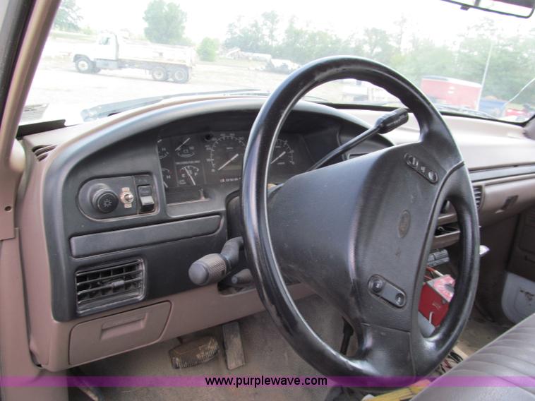 image for item C2403 1997 Ford F350 XL pickup truck