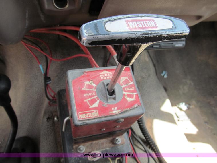 image for item C2403 1997 Ford F350 XL pickup truck