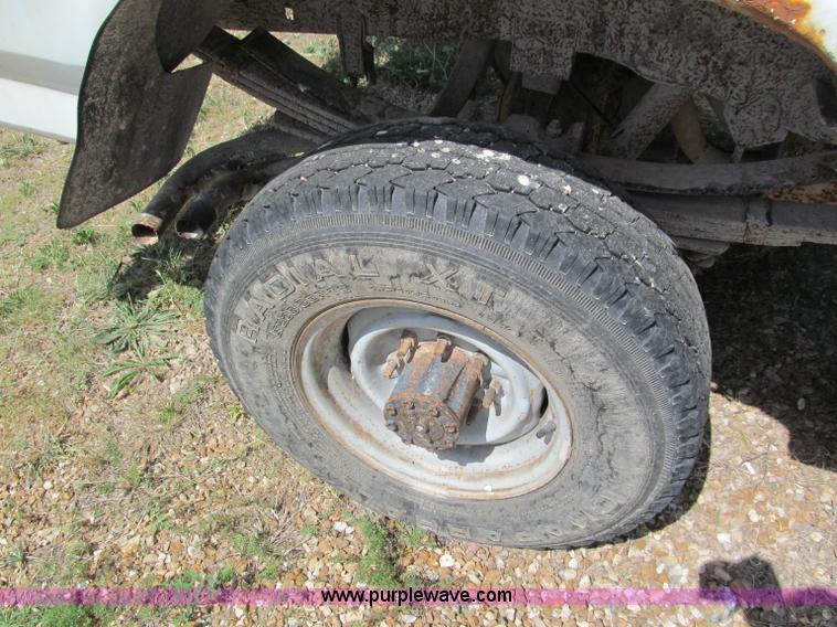 image for item C2403 1997 Ford F350 XL pickup truck