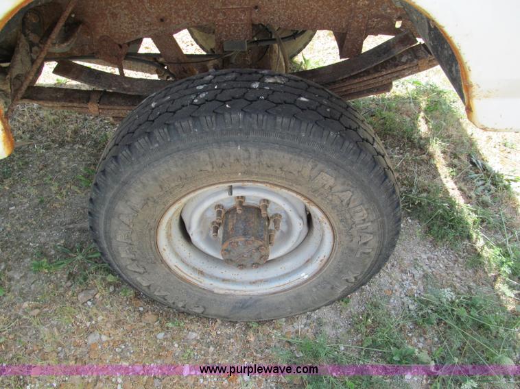 image for item C2403 1997 Ford F350 XL pickup truck