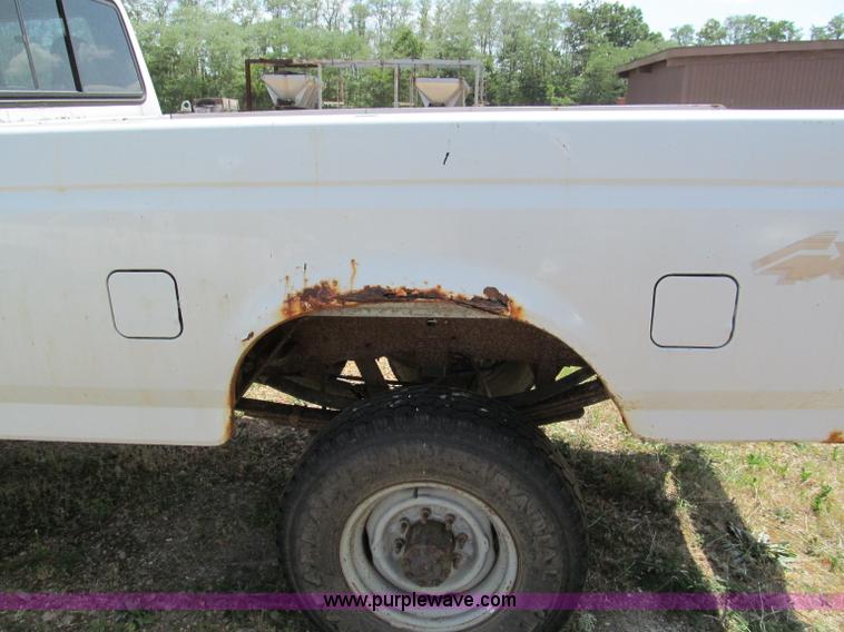 image for item C2403 1997 Ford F350 XL pickup truck
