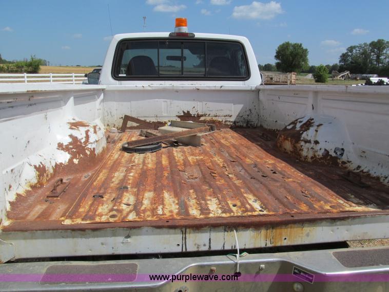 image for item C2403 1997 Ford F350 XL pickup truck