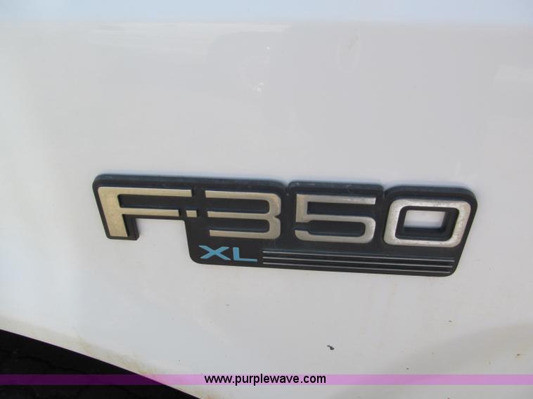 image for item C2403 1997 Ford F350 XL pickup truck