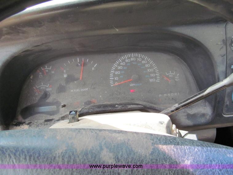 image for item C2404 1998 Dodge Ram 2500 pickup truck