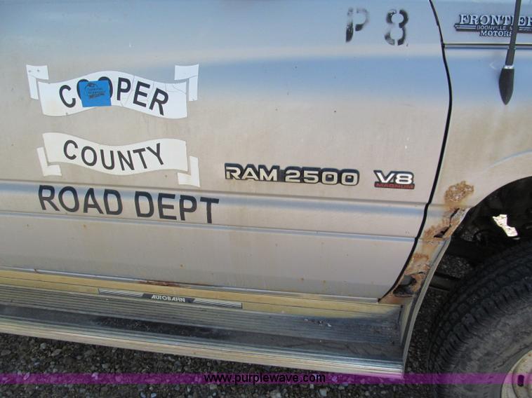 image for item C2404 1998 Dodge Ram 2500 pickup truck