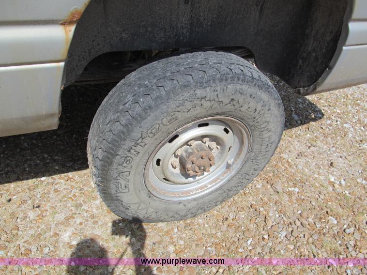 image for item C2404 1998 Dodge Ram 2500 pickup truck