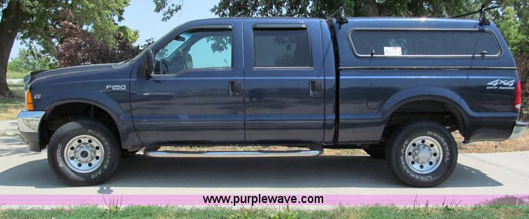 image for item C2431 2001 Ford F250 XLT Super Duty Crew Cab pickup truck