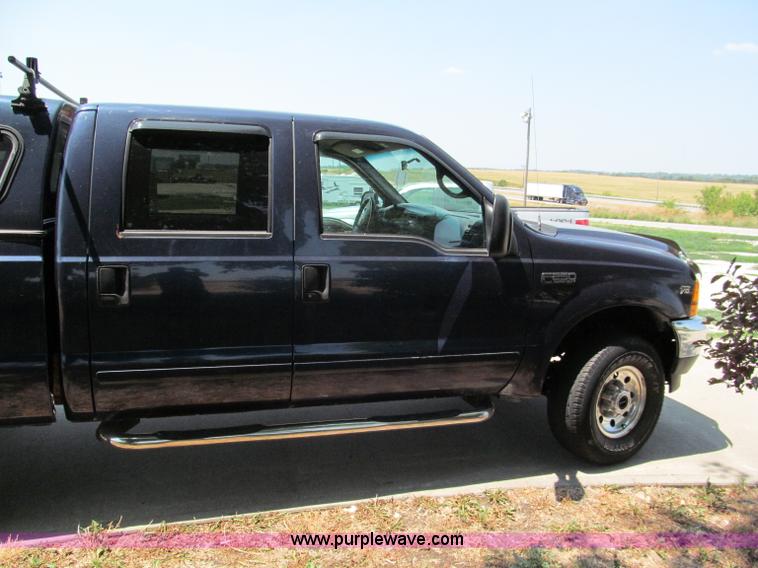 image for item C2431 2001 Ford F250 XLT Super Duty Crew Cab pickup truck