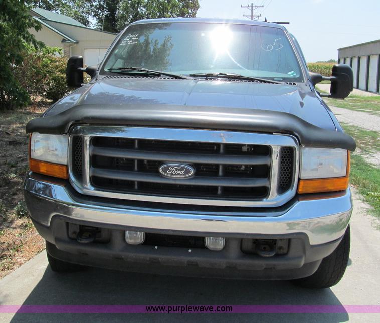 image for item C2431 2001 Ford F250 XLT Super Duty Crew Cab pickup truck