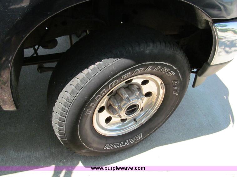 image for item C2431 2001 Ford F250 XLT Super Duty Crew Cab pickup truck