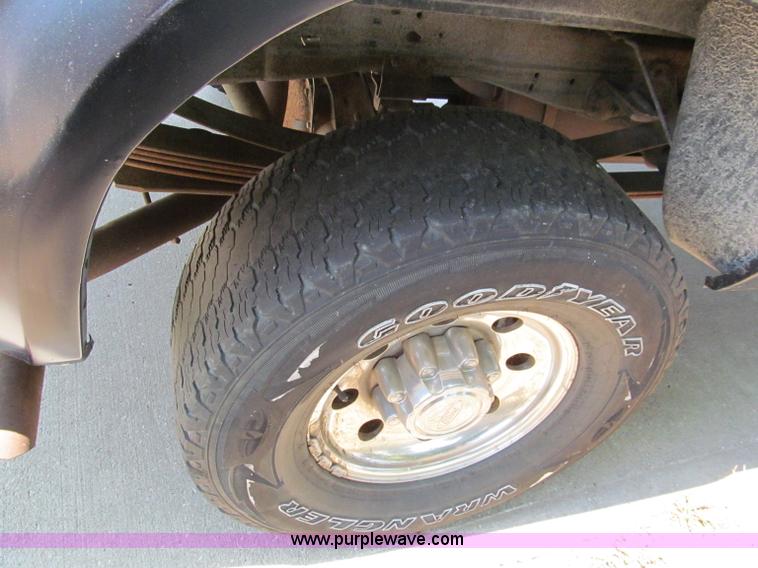 image for item C2431 2001 Ford F250 XLT Super Duty Crew Cab pickup truck