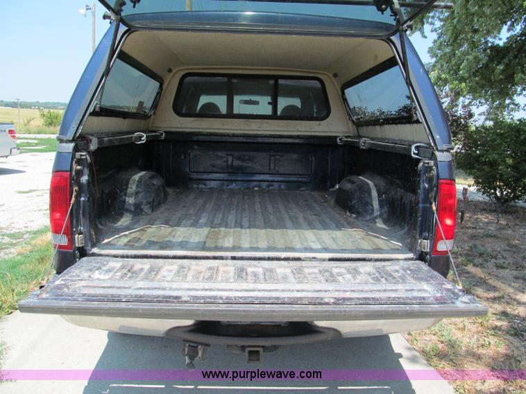 image for item C2431 2001 Ford F250 XLT Super Duty Crew Cab pickup truck