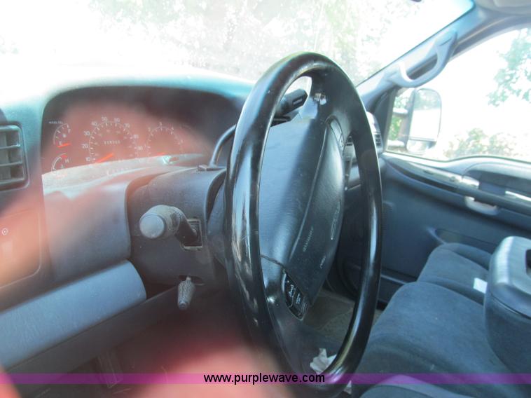 image for item C2431 2001 Ford F250 XLT Super Duty Crew Cab pickup truck