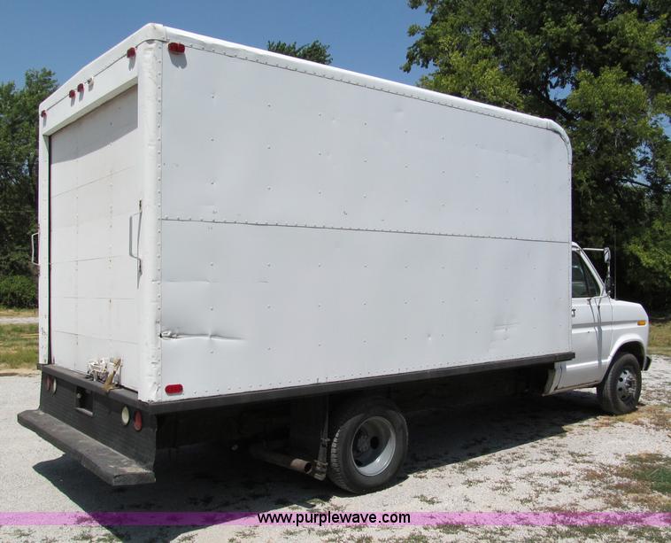 image for item C2438 1991 Ford E350 box truck
