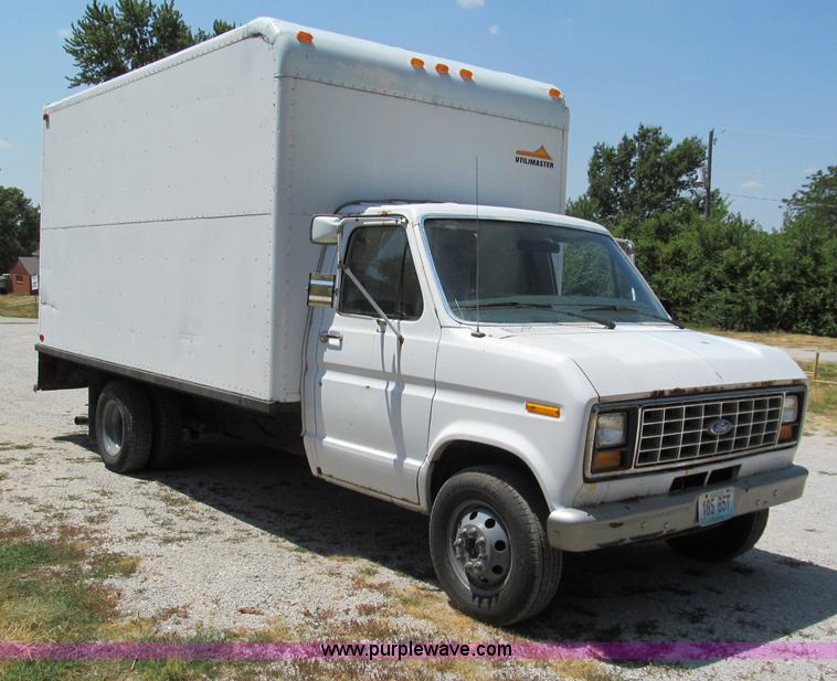 image for item C2438 1991 Ford E350 box truck