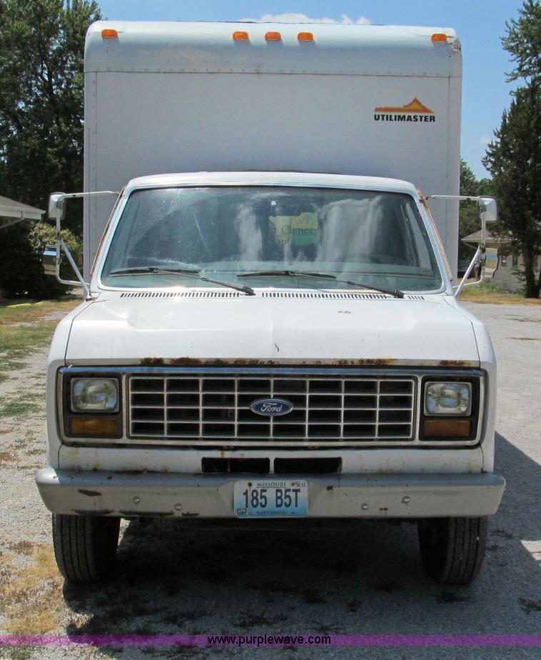 image for item C2438 1991 Ford E350 box truck