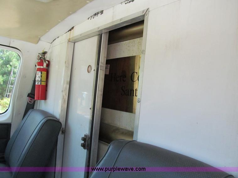 image for item C2438 1991 Ford E350 box truck