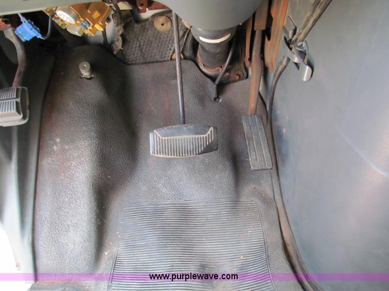 image for item C2438 1991 Ford E350 box truck