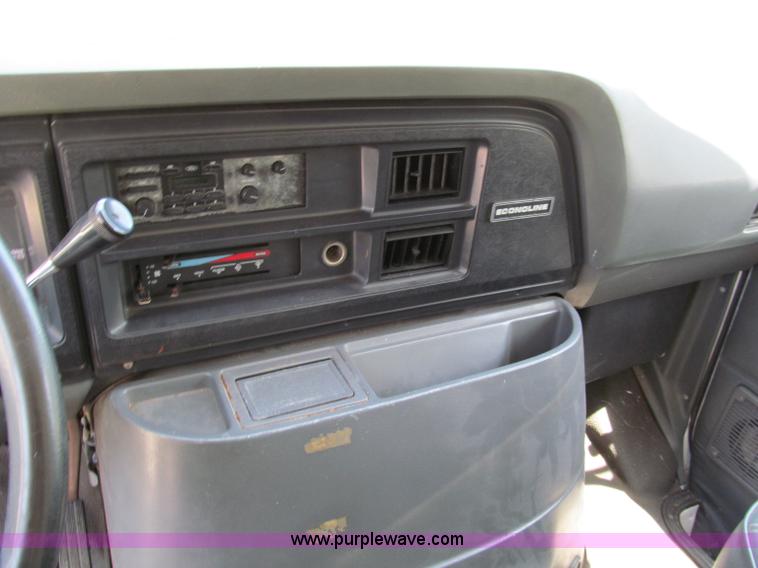 image for item C2438 1991 Ford E350 box truck