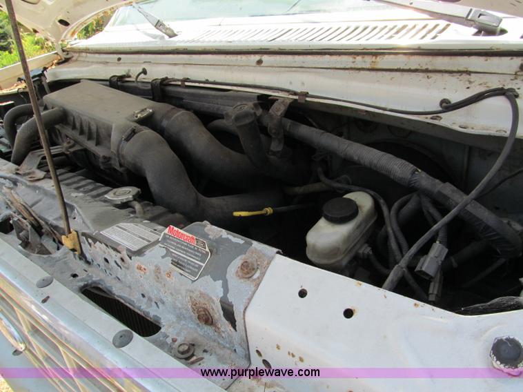 image for item C2438 1991 Ford E350 box truck