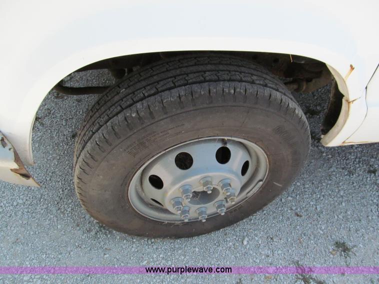 image for item C2438 1991 Ford E350 box truck