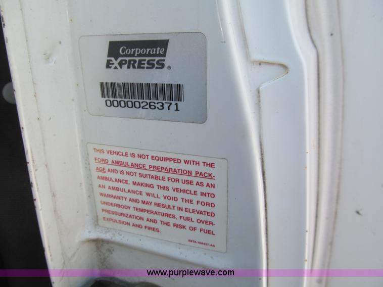 image for item C2438 1991 Ford E350 box truck