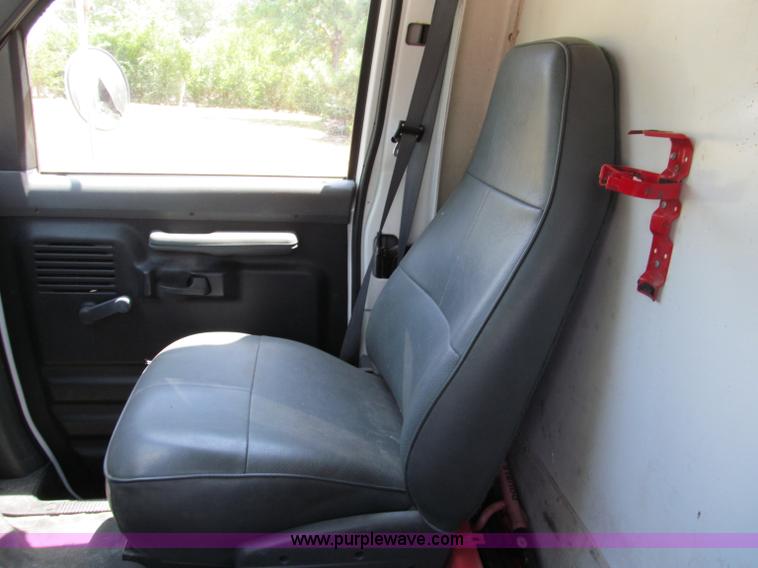 image for item C2439 1993 Ford E350 box truck
