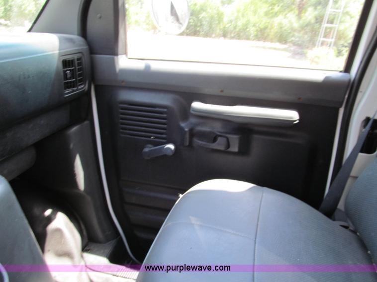 image for item C2439 1993 Ford E350 box truck