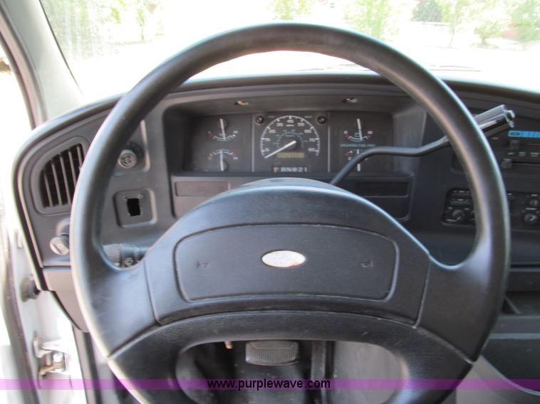 image for item C2439 1993 Ford E350 box truck