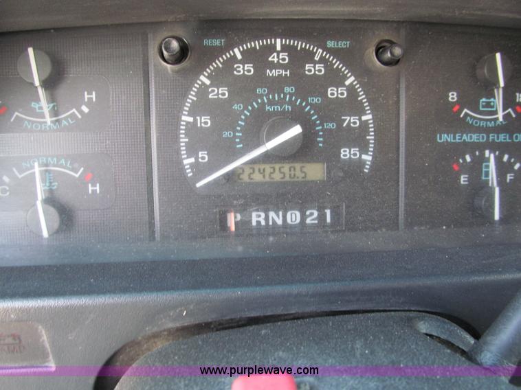 image for item C2439 1993 Ford E350 box truck