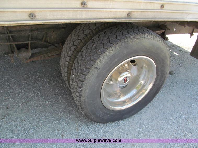 image for item C2439 1993 Ford E350 box truck