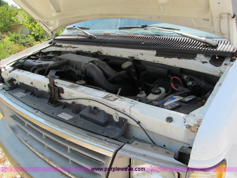 image for item C2439 1993 Ford E350 box truck