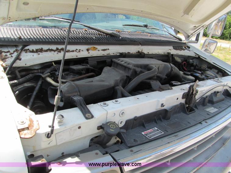 image for item C2439 1993 Ford E350 box truck