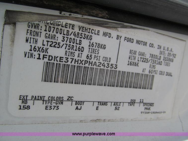 image for item C2439 1993 Ford E350 box truck