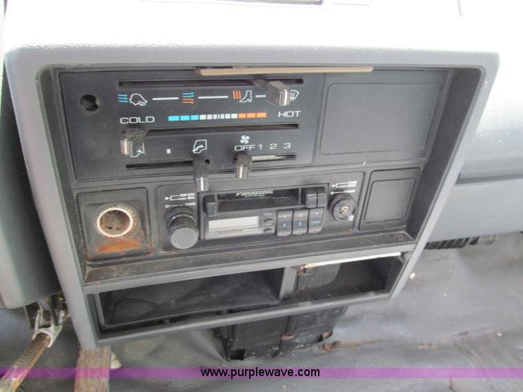 image for item C2440 1994 GMC W4 Cabover box truck