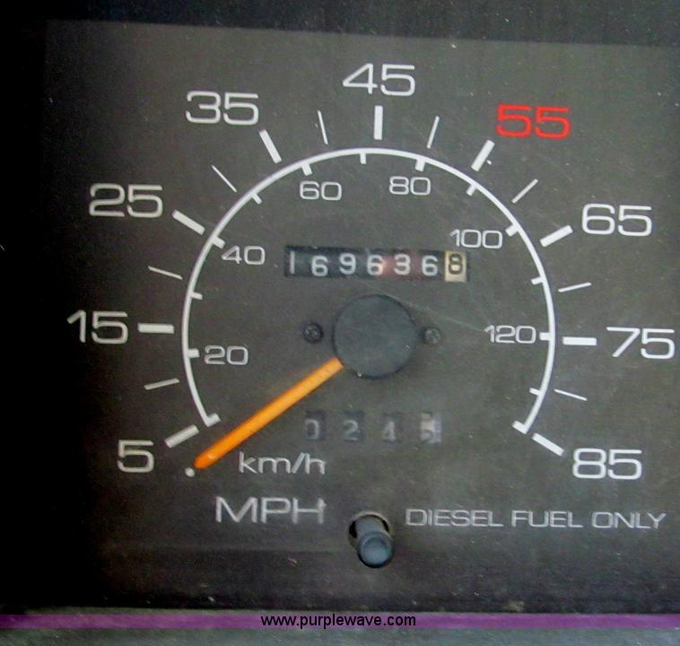 image for item C2440 1994 GMC W4 Cabover box truck