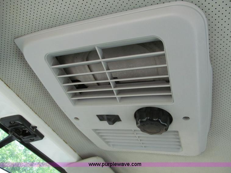 image for item C2440 1994 GMC W4 Cabover box truck