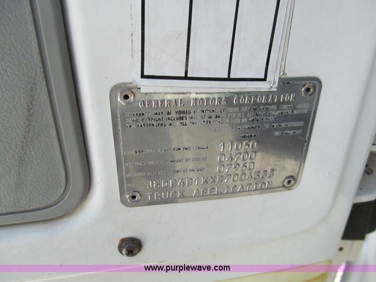 image for item C2440 1994 GMC W4 Cabover box truck